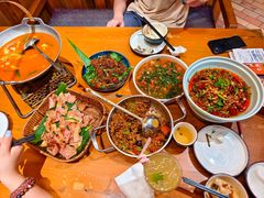 -老滇山寨•云南特色菜•地方菜•民族风情歌舞表演(金碧店)