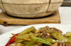 Sauce-Braised Squid Tips