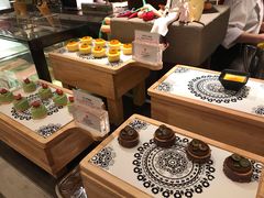 -华邑酒店·鲜艳全日自助餐厅