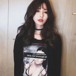 -天下皇剪新潇洒美容美发