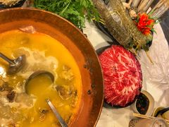 -鲜入围煮花胶鸡海鲜火锅