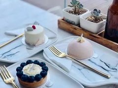 -UNI UNI(环亚凯瑟琳店)