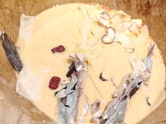 老汤锅底-云荷里·蒸汽石锅鱼·云南菜(中发百旺店)