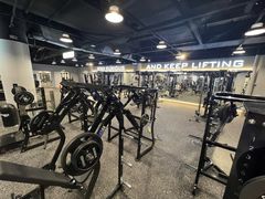 -TMG潮流健身(奥体莲荷里店)