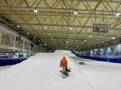 -乔波室内滑雪场