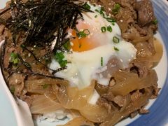 洋葱烧牛肉饭-初居食屋日式料理(万象城购物中心店)