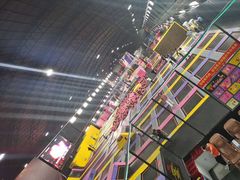 -嘿哟动霸CHUA·新潮玩运动娱乐中心·蹦床滑冰团建乐园