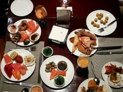 -荣誉国际酒店-云顶旋转餐厅