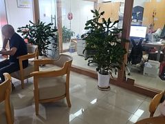 -上汽荣威体验中心(徐汇东安路店)