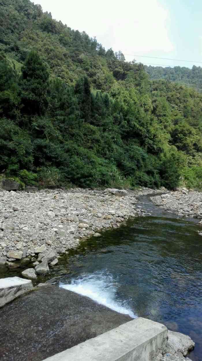 清沟风景区"清沟位于马角镇岳村,夏天纳凉避暑的好去处.