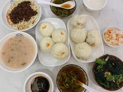 -李与白包子铺(桐梓林店)