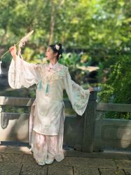 -爱你宝贝儿童摄影(西湖云端店)
