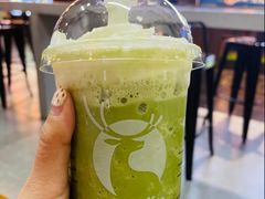 抹茶蛋糕拿铁-瑞幸咖啡(岳家嘴地铁站店)