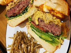 炸蛋牛肉汉堡-HELLO 27 意面·沙拉·帕尼尼