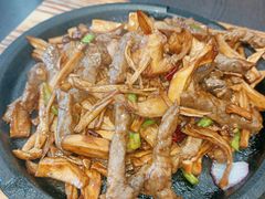 黑椒牛柳杏鲍菇-老牌坊•鲁菜名店•地道济南菜(大观园商埠店)