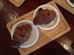 牛角包-Cha Café and Bistro