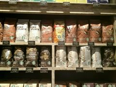 零售区-星巴克臻选(广州沙面店)