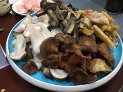 -菌之家·专业纯野生菌火锅·特色炒菌