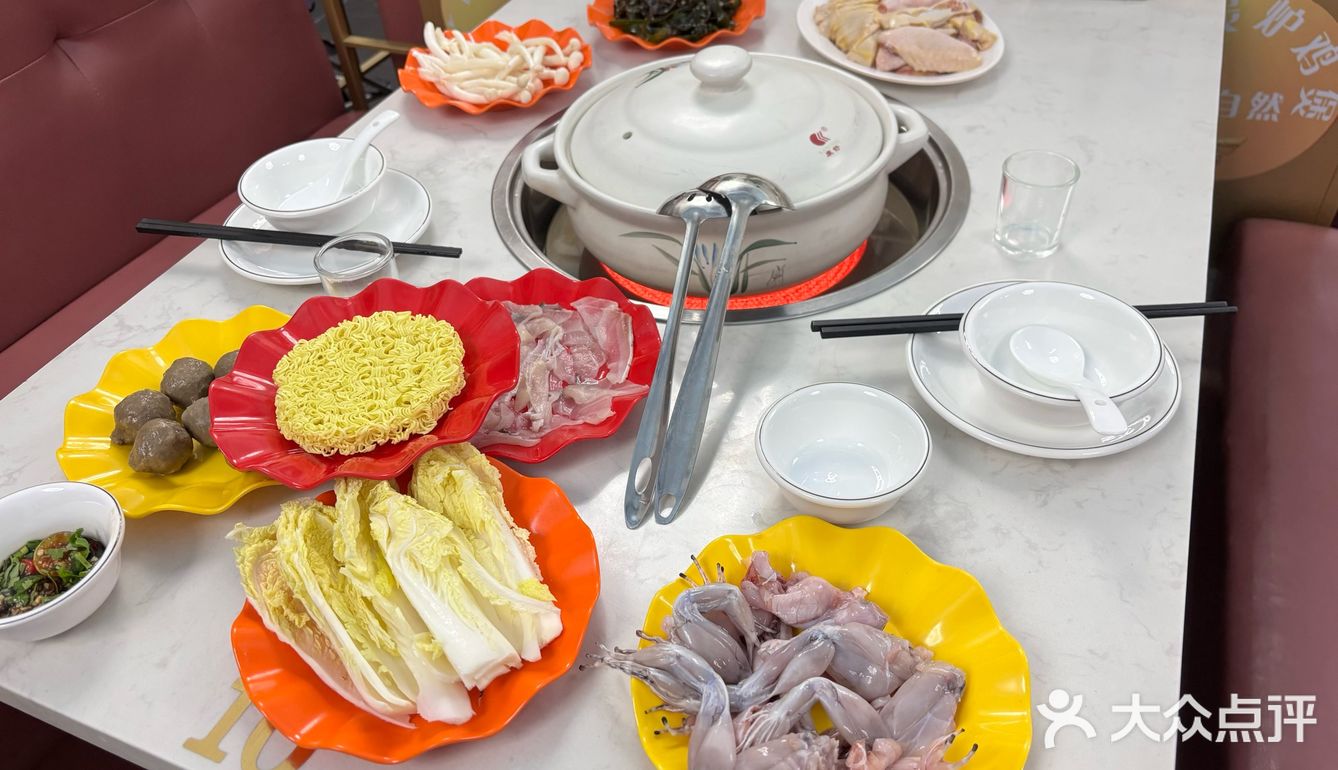 周末打卡鸡煲店！ 性价比高