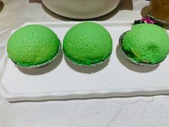 翡翠柚蓉酥皮包-十二粤味·顺德菜·烧鹅点心(五四广场店)