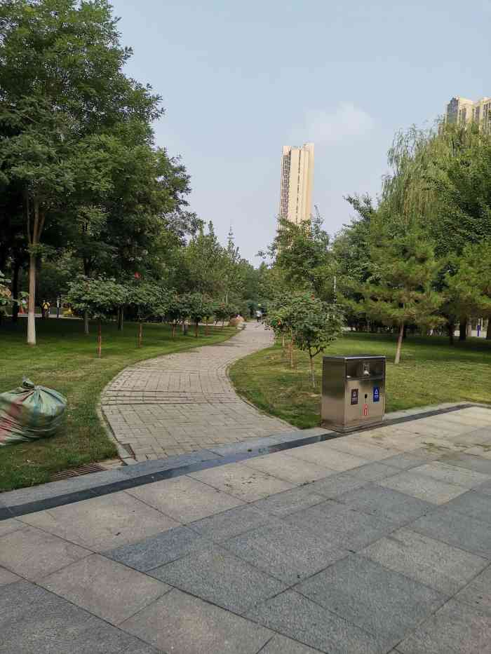 民防公园-"没有一个冬天不会过去,也没有一个春天不会.