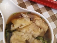 招牌鲜虾云吞面-新大咀港式茶餐厅(宝山万达店)