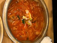 辣白菜猪颈肉-金北顺大锅家(신사본점)