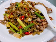 酸豆角炒鸡杂-沸腾鱼家(大尧三路店)