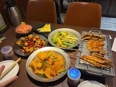-曼听小寨海鲜烧烤·大连辣炒大王(盖州街店)