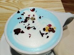 -ZING COFFEE 镜咖啡