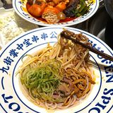 去解放碑一定要吃的螺蛳粉火锅！好吃死了！！！