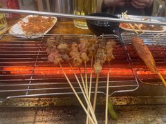 -哈尔滨小酒馆·鲜肉现穿自助烧烤(康新花园店)