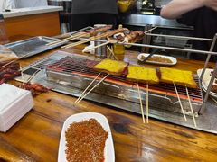 -哈尔滨小酒馆·鲜肉现穿自助烧烤(康新花园店)