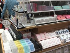 -名创优品(广东东莞东城万达2店)