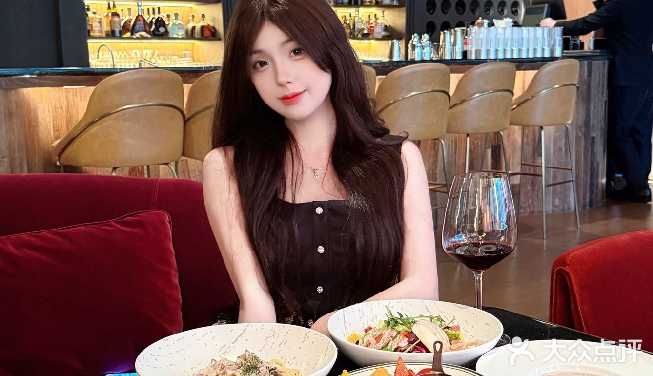 欧式电影般浪漫🌹 上海极具艺术感的牛排bar