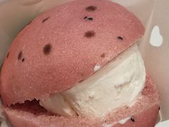草莓雪宝宝-奈雪的茶(skp店)