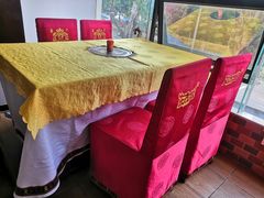 -东方之猪四更烤乳猪(金垦总店)
