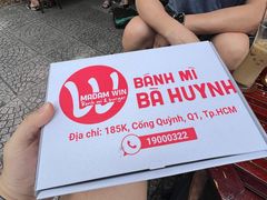 -Bánh Mì Huynh Hoa