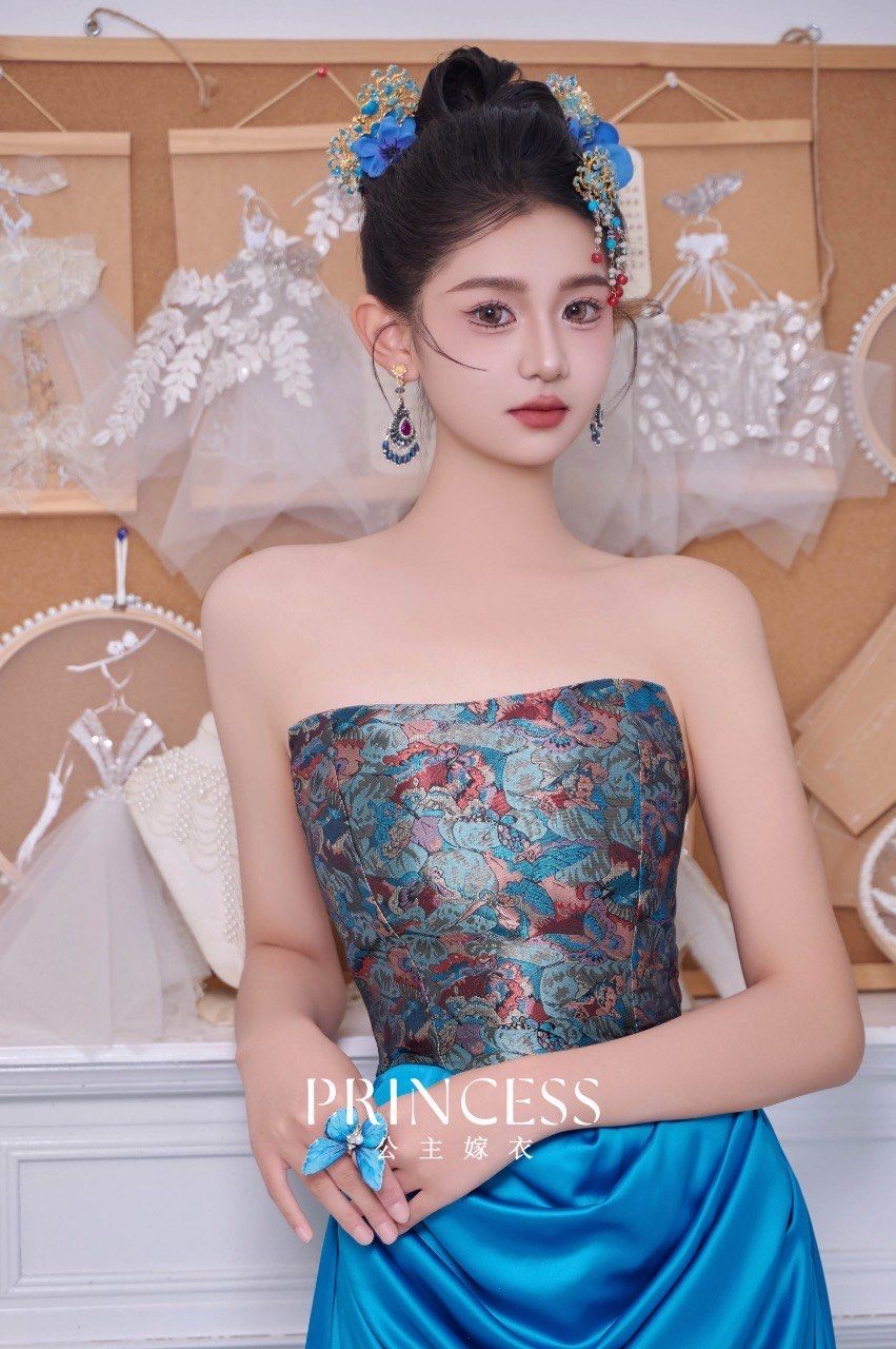 美学遇到蝴蝶蓝03
一股浓浓的生命力扑面而来
#运子老师作品