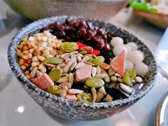冰粉-菌子鲜汤野生菌锅