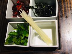 -穹六人间 people 6(岳阳路店)