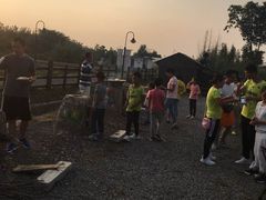 -田园东方蜜桃村的田野营地