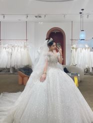 -派丽莫Pellimo原创设计婚纱品牌