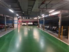 -徐汇日月光地下停车场