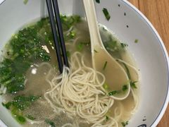 招牌骨汤牛肉面-西部马华清真兰州牛肉面·烧烤夜市(三里河店)