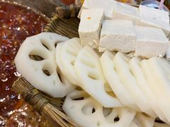 -四小区火锅·巷子里的重庆火锅(花照壁店)