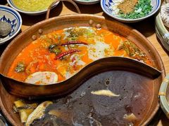 -洱火云南酸菜牛肉火锅(石景山当代商城店)