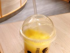 雪梨香橙牛奶-每日新鲜水果吧(南京东路店)