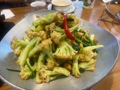-俭寨大盘鸡·手抓肉·烧烤新疆菜(乌苏路店)