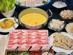 -鲜入唯煮·港式海鲜牛肉火锅(金宝街店)